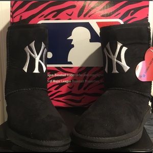 NYYankees Boots sz 8